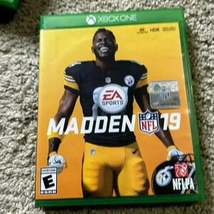 Xbox One Madden 19 football video game